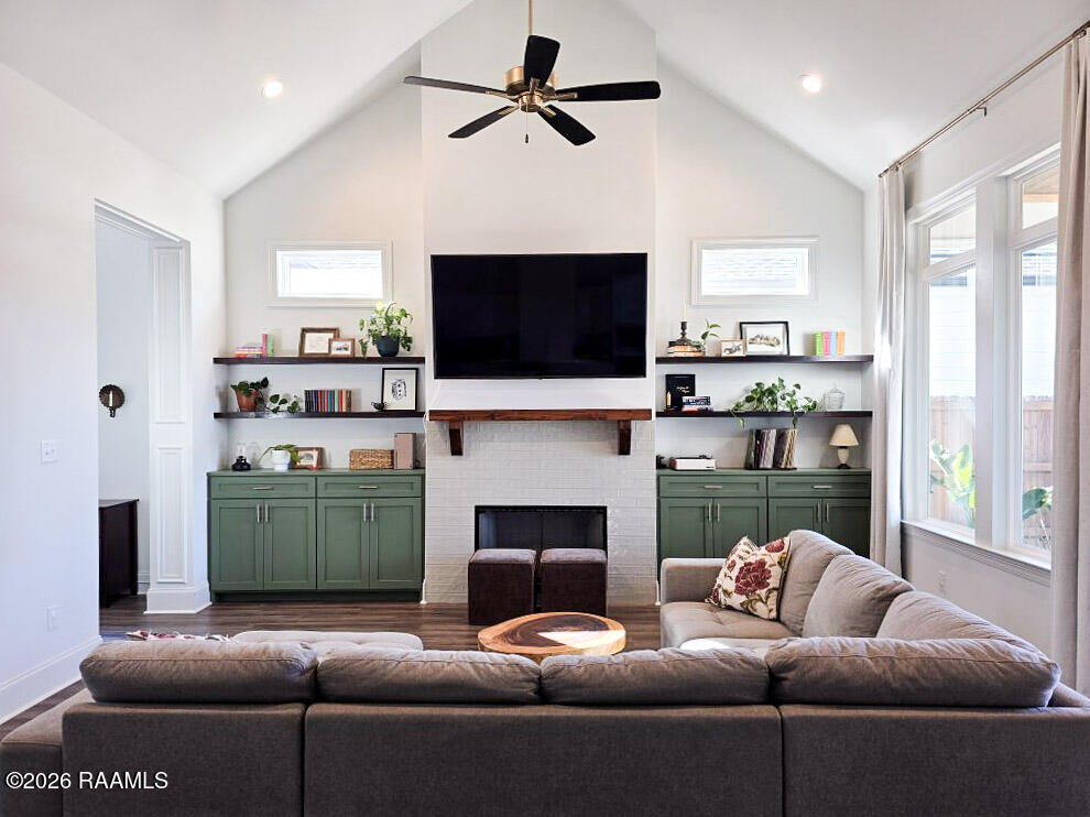 215 Timber Mill Street Lafayette, LA 70508 - Photo 3 of 31 Living