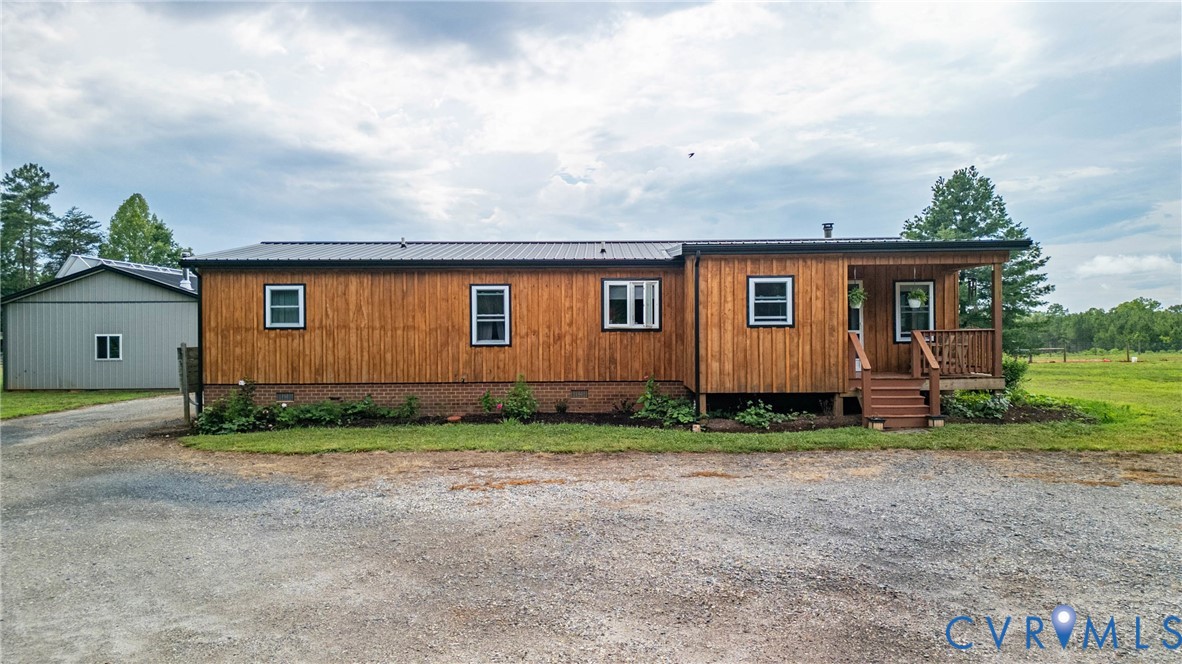 1451 Dixie Hill Road Dillwyn, VA 23936 - Photo 37 of 51 Single-story residence featuring natural wood sidi