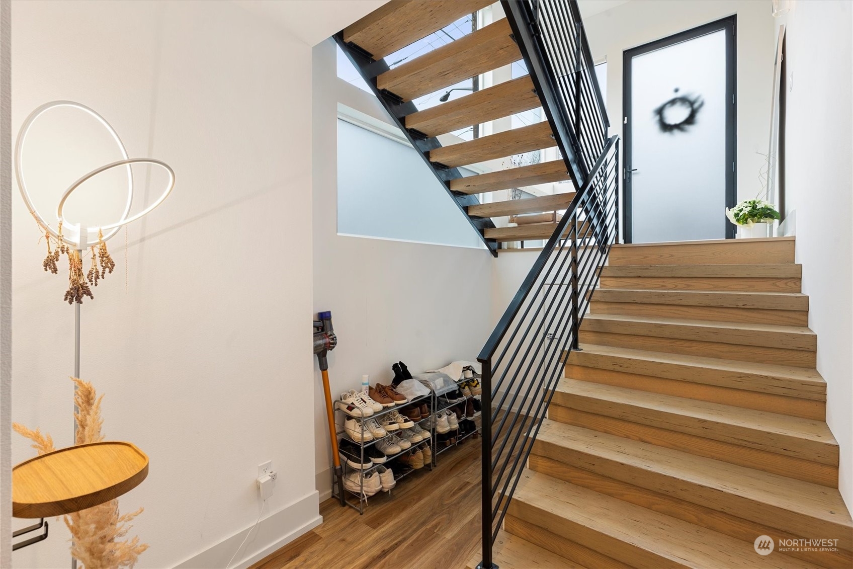 375 3rd Place Northwest Issaquah, WA 98027 - Photo 17 of 24 a view of entryway and hall