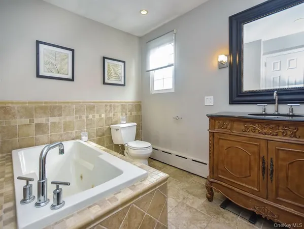 $4,300 | 20 Oldwood Road South, Unit 1, Port Washington, NY 11050