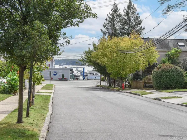 $4,300 | 20 Oldwood Road South, Unit 1, Port Washington, NY 11050