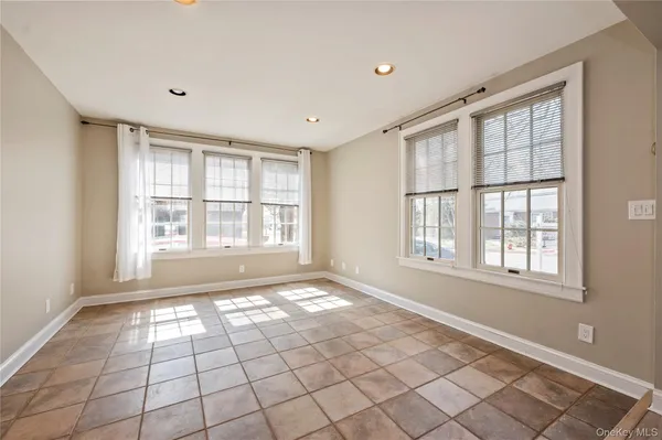 $4,300 | 20 Oldwood Road South, Unit 1, Port Washington, NY 11050