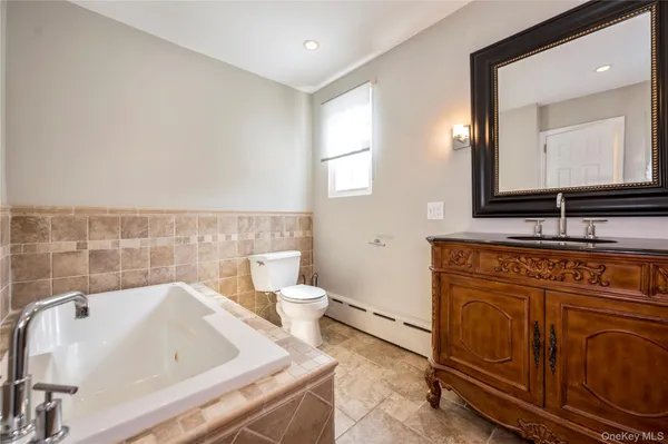 $4,300 | 20 Oldwood Road South, Unit 1, Port Washington, NY 11050