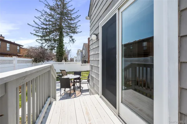 $4,300 | 20 Oldwood Road South, Unit 1, Port Washington, NY 11050