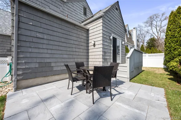 $4,300 | 20 Oldwood Road South, Unit 1, Port Washington, NY 11050