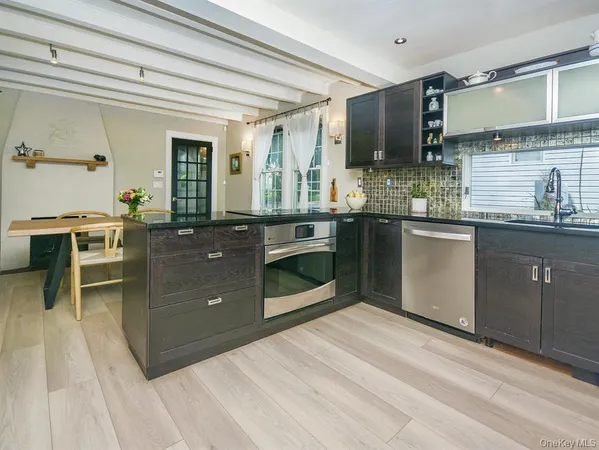 $4,300 | 20 Oldwood Road South, Unit 1, Port Washington, NY 11050