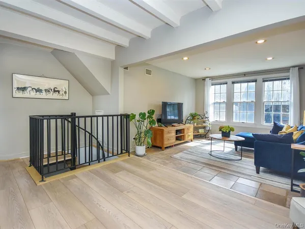 $4,300 | 20 Oldwood Road South, Unit 1, Port Washington, NY 11050