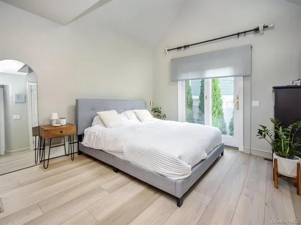 $4,300 | 20 Oldwood Road South, Unit 1, Port Washington, NY 11050