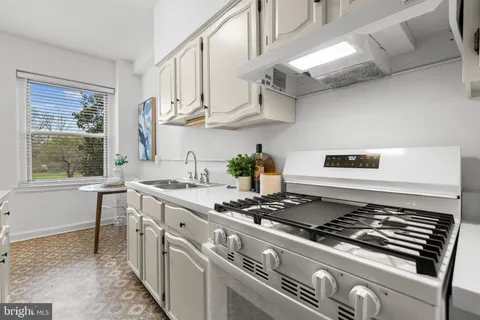 $469,000 | 3601 Connecticut Avenue Northwest, Unit 107, Washington, DC 20008