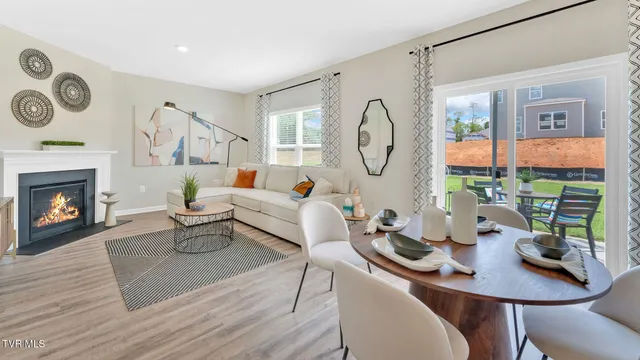 $335,132 | 1807 Fox Meadows Circle, Bluff City, TN 37618