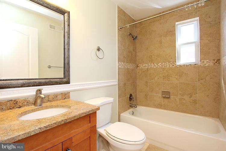 1500 Eaton Road Southeast, Unit 301 Washington, DC 20020 - Photo 15 of 16 Bath