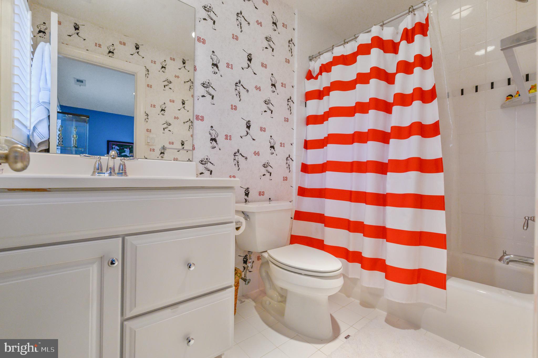 333 Exeter Road Devon, PA 19333 - Photo 29 of 39 En-suite Bath off of Bedroom 3