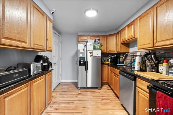 $415,000 | 15 Spread Oak Lane, Waterbury, CT 06704