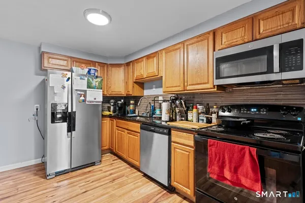 $415,000 | 15 Spread Oak Lane, Waterbury, CT 06704