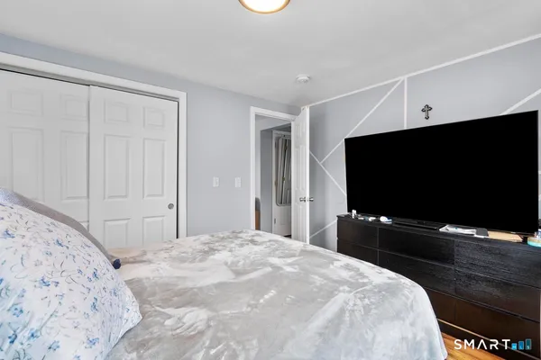 $415,000 | 15 Spread Oak Lane, Waterbury, CT 06704