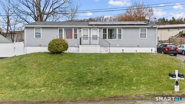$415,000 | 15 Spread Oak Lane, Waterbury, CT 06704