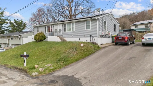 $415,000 | 15 Spread Oak Lane, Waterbury, CT 06704