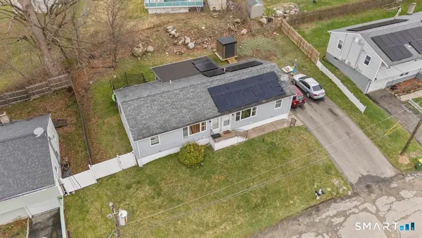 $415,000 | 15 Spread Oak Lane, Waterbury, CT 06704