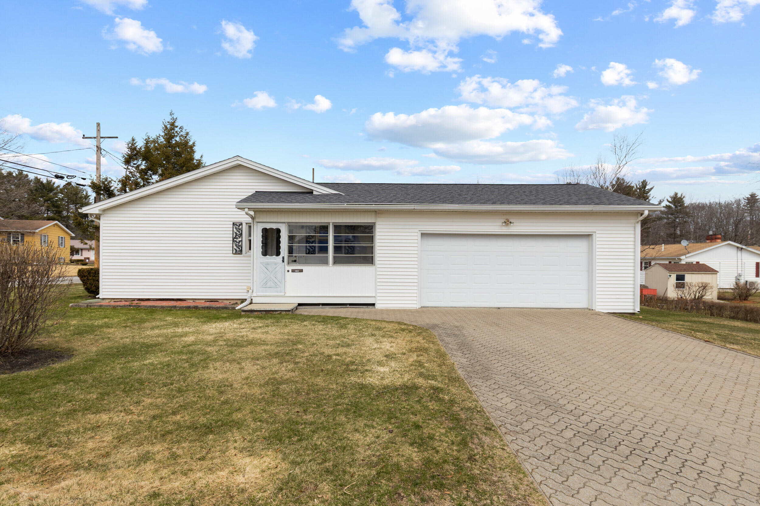 47 Stevens Street Lewiston, ME 04240 - Photo 2 of 29 47 stevens st lewiston_025
