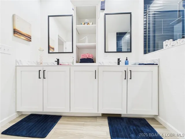 $249,500 | 100 Mayerling Drive, Laurie, MO 65037