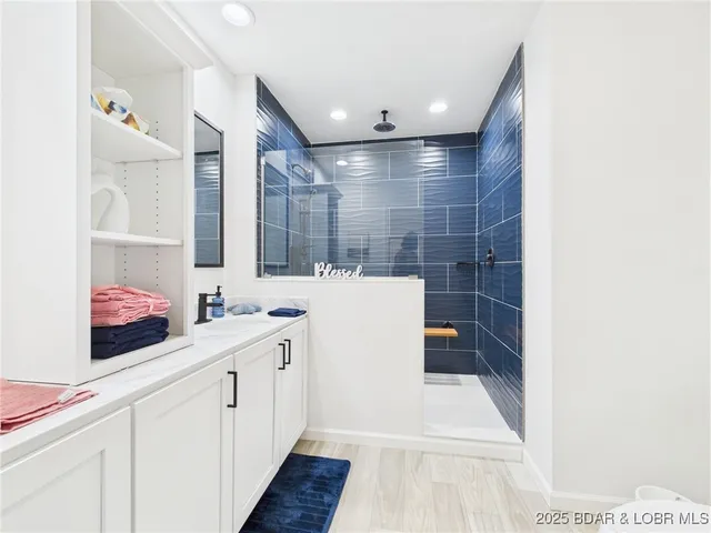 $249,500 | 100 Mayerling Drive, Laurie, MO 65037