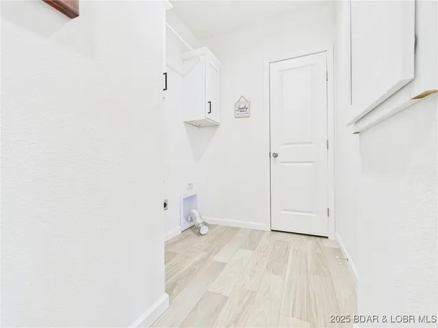 $249,500 | 100 Mayerling Drive, Laurie, MO 65037