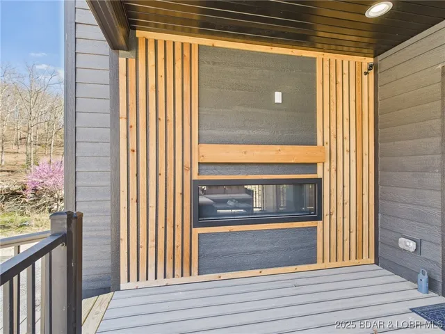 $249,500 | 100 Mayerling Drive, Laurie, MO 65037