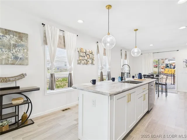 $249,500 | 100 Mayerling Drive, Laurie, MO 65037