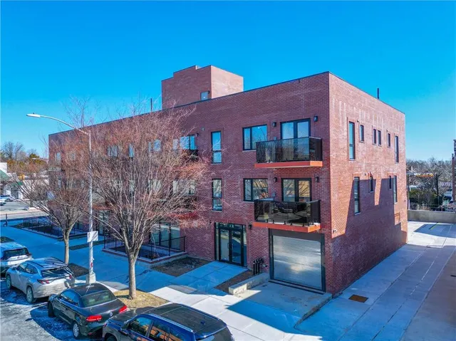 a front view of house with yard