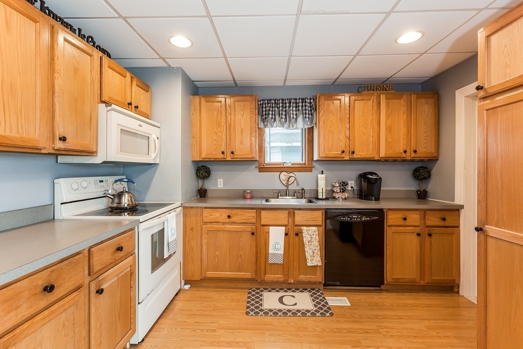 95 Turner Road Scituate, MA 02066 - Photo 8 of 26