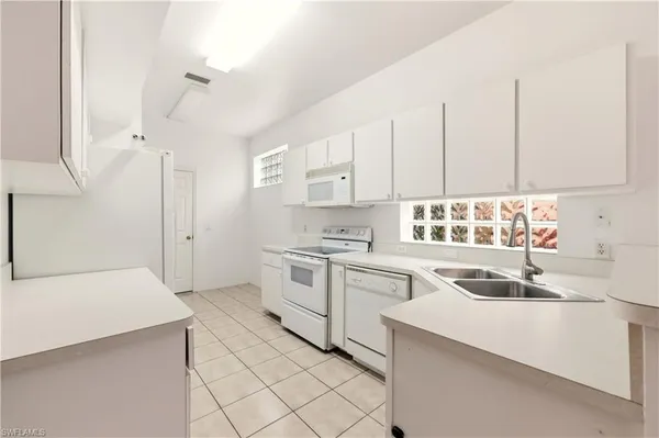 $2,700 | 10707 Pearl Bay Circle, Estero, FL 33928