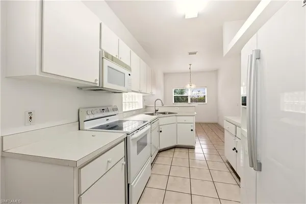 $2,700 | 10707 Pearl Bay Circle, Estero, FL 33928