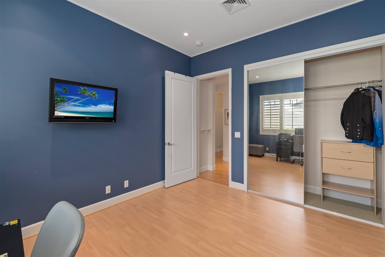620 Mapuana Place Wailuku, HI 96793 - Photo 20 of 30 a view of a bedroom and a bed
