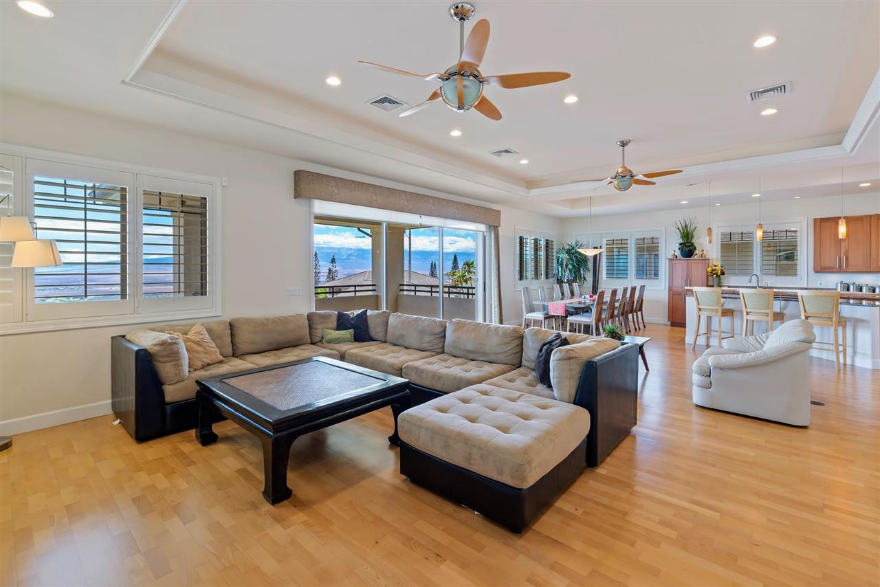620 Mapuana Place Wailuku, HI 96793 - Photo 10 of 30 a living room with furniture and a table