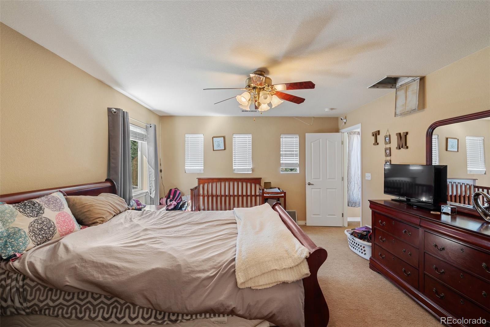 10764 Glengate Circle Highlands Ranch, CO 80130 - Photo 17 of 38 Gallery Image 17