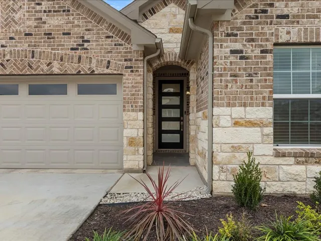 $590,000 | 204 Mystic Cyn Lane, Georgetown, TX 78628