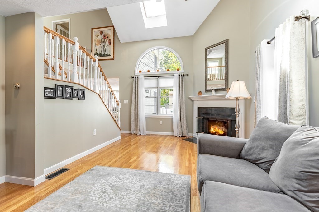 30 Sandra Road Peabody, MA 01960 - Photo 4 of 37 Gallery Image 4