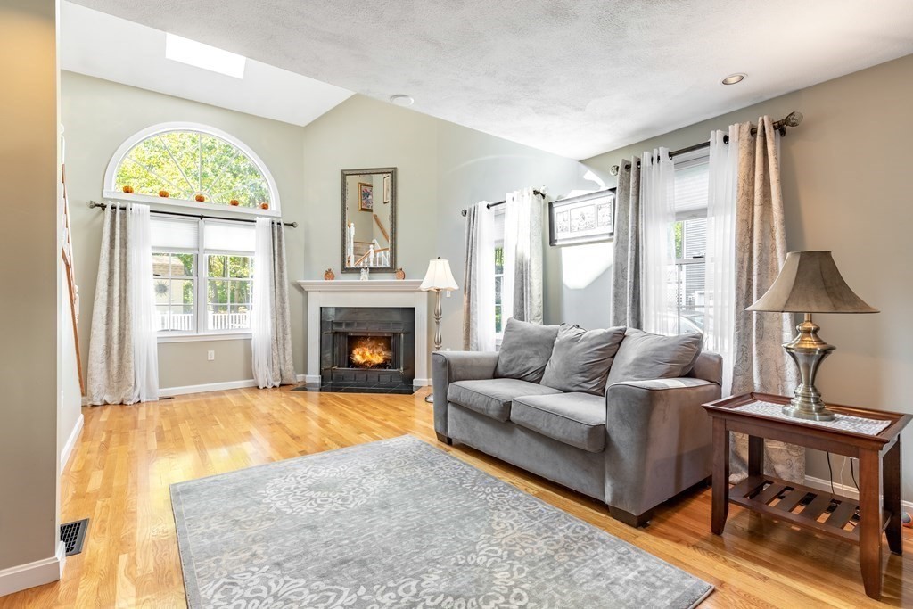 30 Sandra Road Peabody, MA 01960 - Photo 5 of 37 Gallery Image 5