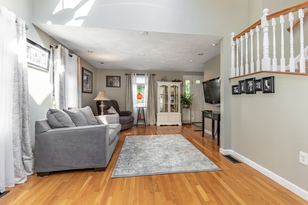 30 Sandra Road Peabody, MA 01960 - Photo 8 of 37 Gallery Image 8