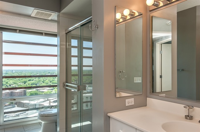 1720 Maple Avenue, Unit 2670 Evanston, IL 60201 - Photo 8 of 12