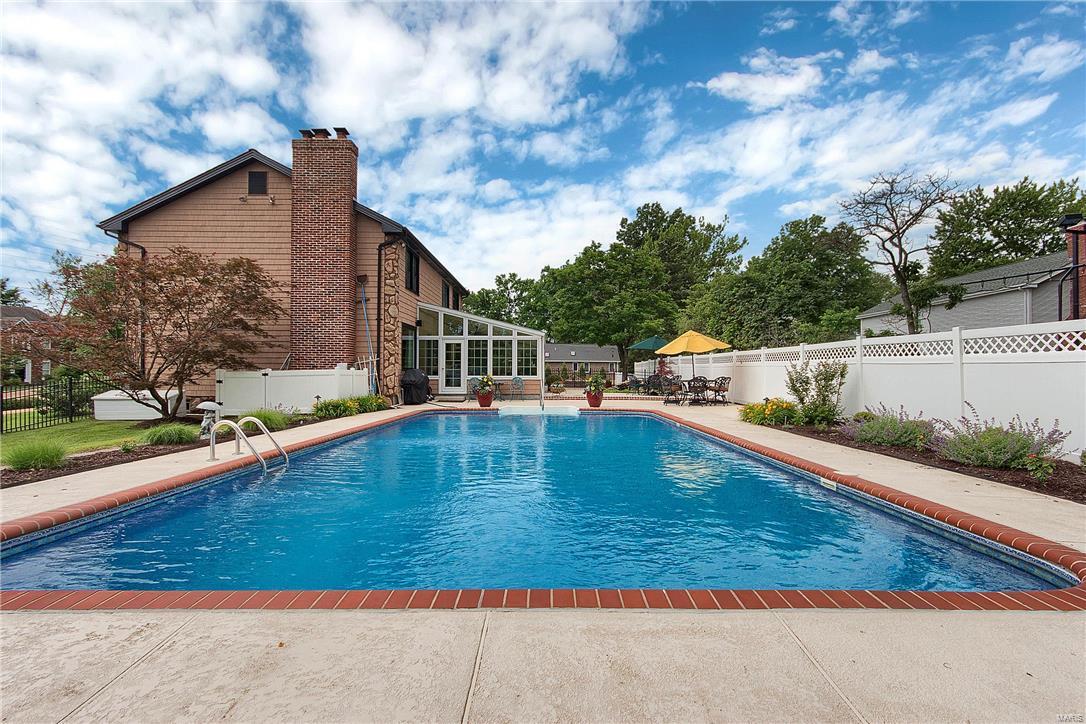 1253 Dougherty Ferry Road St. Louis, MO 63122 - Photo 2 of 35