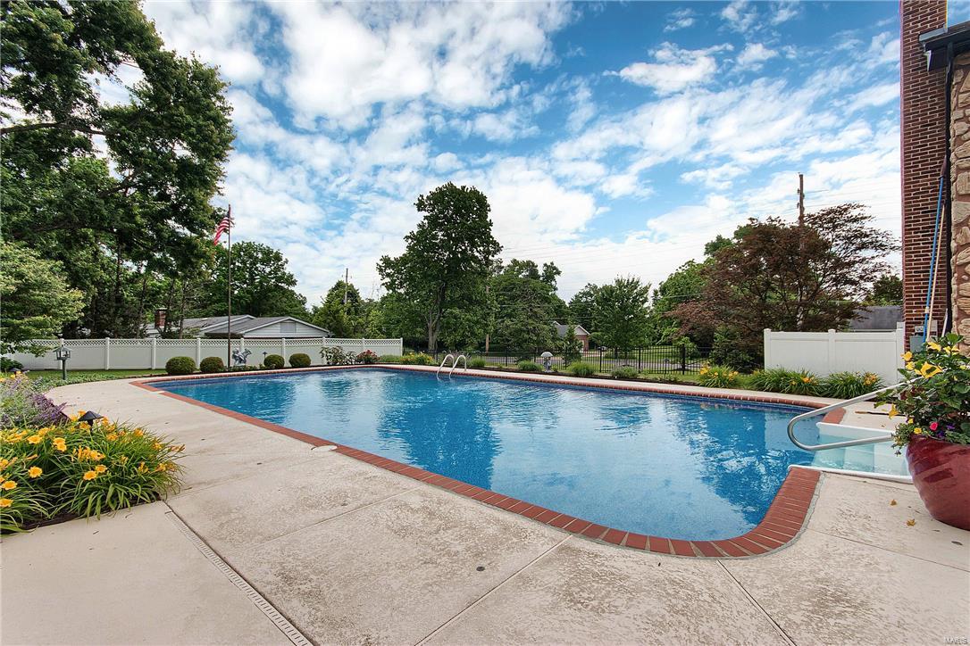 1253 Dougherty Ferry Road St. Louis, MO 63122 - Photo 32 of 35