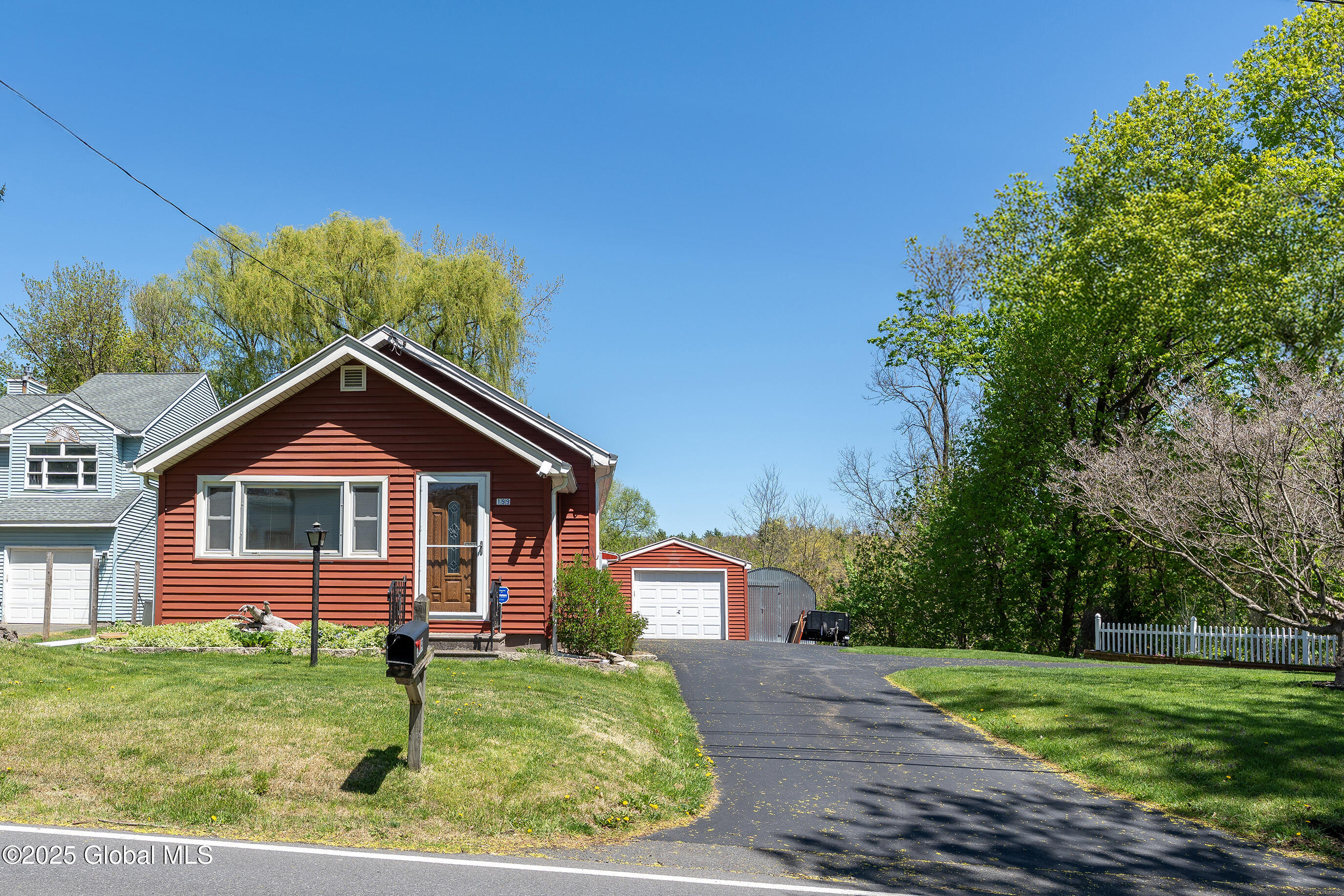 199 Krumkill Road Bethlehem, NY 12159 - Photo 4 of 22 004-199-Krumkill-Road