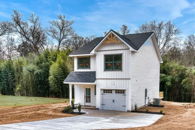 $219,900 | 229 Harris Street, Jonesville, SC 29353