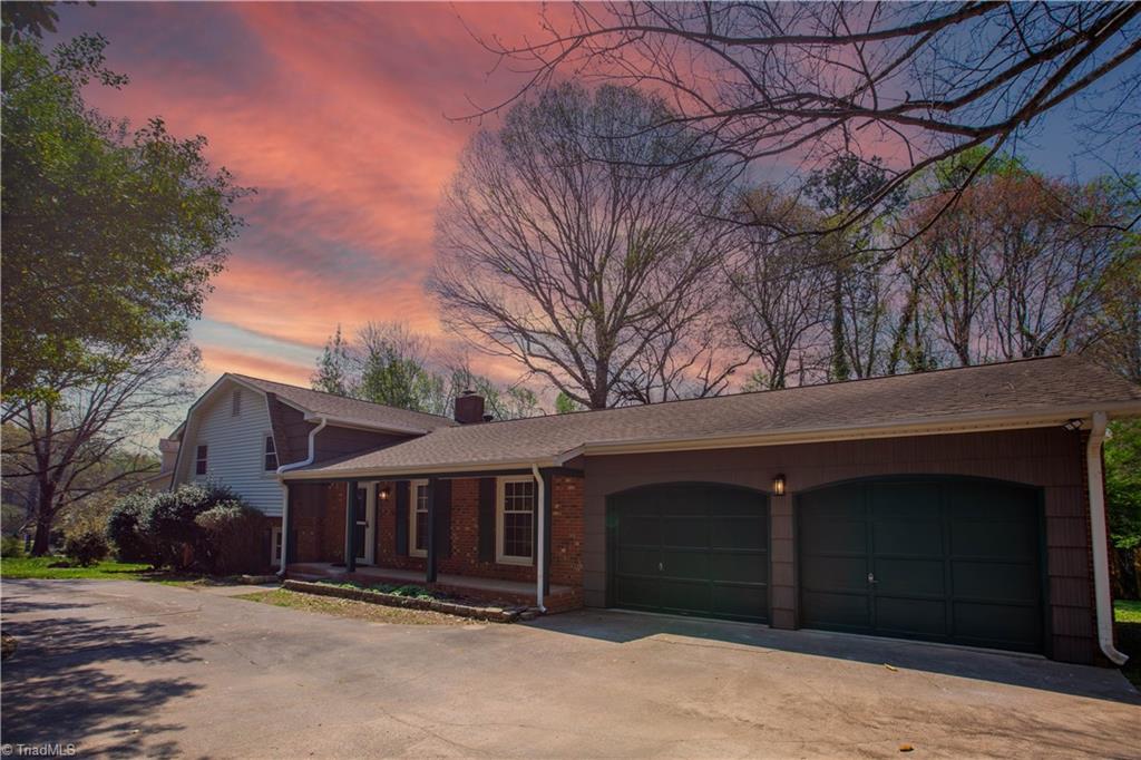 1703 Lazy Lane High Point, NC 27265 - Photo 3 of 41