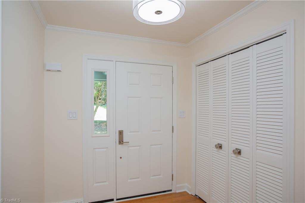 1703 Lazy Lane High Point, NC 27265 - Photo 4 of 41