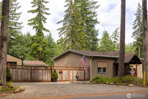 $379,999 | 20 Northeast Mallard Way, Hoodsport, WA 98548