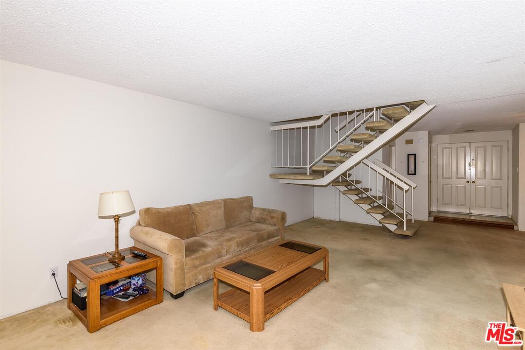 5923 Armaga Spring Road, Unit B Rancho Palos Verdes, CA 90275 - Photo 3 of 10 Gallery Image 3