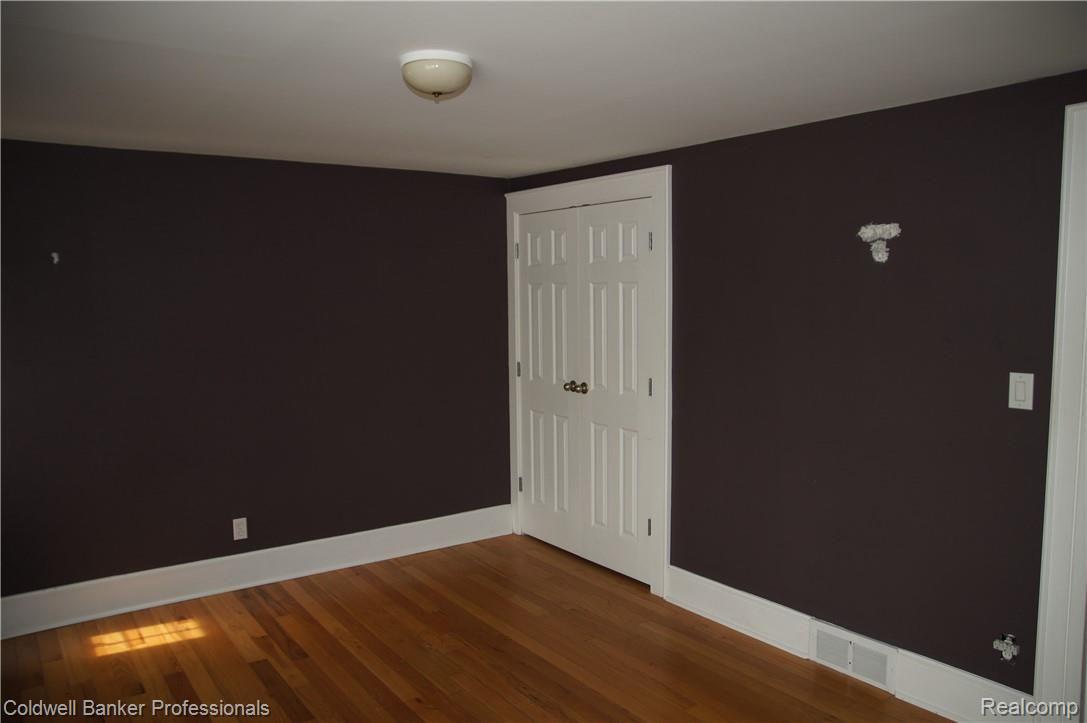 1751 Graefield Road, Unit 119 Birmingham, MI 48009 - Photo 12 of 21 DSC01380.JPG