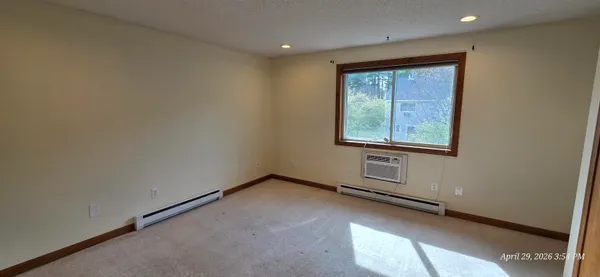 $2,300 | 1300 Goffstown Road, Unit 6, Manchester, NH 03102